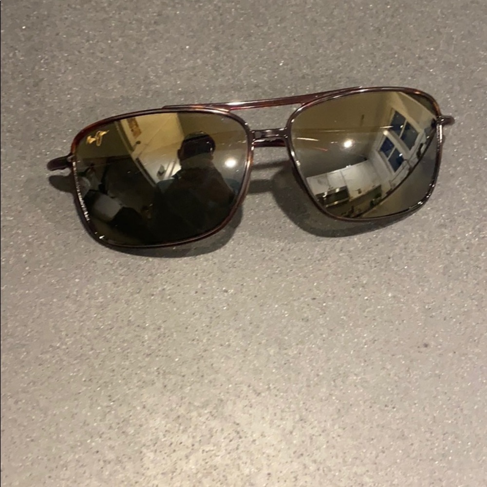 Maui Jim’s Model:MJ437-10